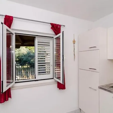 Ammos - One Bedroom With Shared Terrace And Sea View Mali Apartment