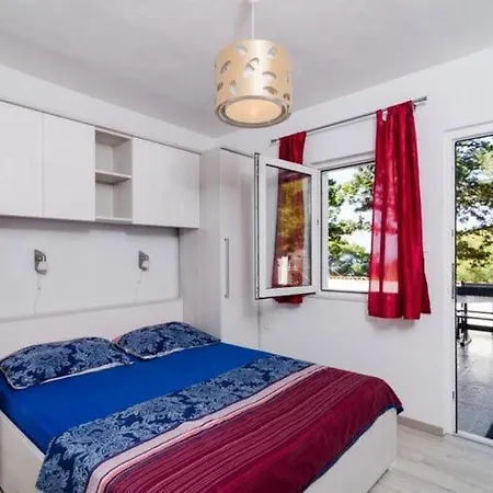 Apartment Ammos - One Bedroom With Shared Terrace And Sea View Mali Saplunara