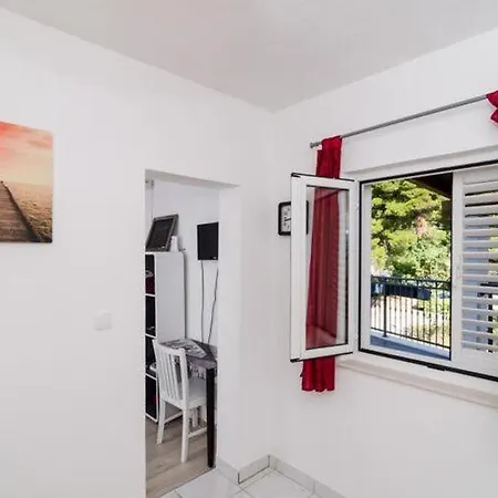 Ammos - One Bedroom With Shared Terrace And Sea View Mali Apartman Saplunara